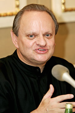 Joël Robuchon Is Back in the USA