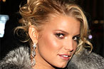 Jessica Simpson Doesn’t Wash Her Hair; Britney Spears Uses Naluwaver