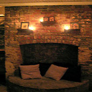 Subterranean-Lounge Trend Hits Pizza Parlour