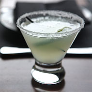 Último Minuto: Cinco de Mayo Fiestas, Dishes, and Ditties