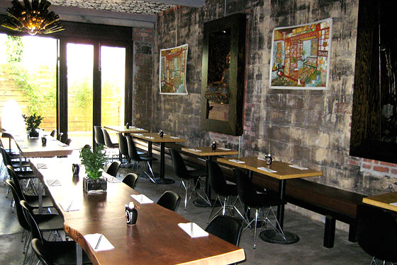 Inside Hachi
