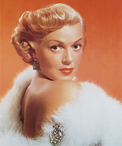 Lana Turner, who was discovered at the Hollywood drugstore Schwab's, is not even as hot as our commenters.