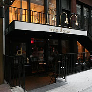 Mia Dona is megaconfused.