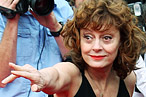 Newly Single Sarandon Drinks Tequila; Simpson Sisters Dine Together