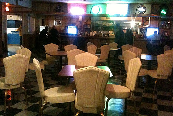 How We Roll: A Moment of Appreciation for Funzi’s at Cozy Bowl