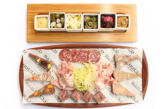 Bar Boulud's grand dégustation de charcuterie.