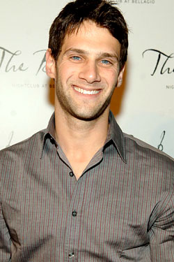 Ashley Olsen and Justin Bartha Are on a Date at Blue Water Grill; Jon Stewart Isn’t at the Lion