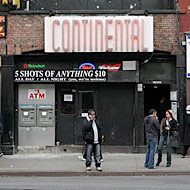 City Investigates Continental’s Door Policy