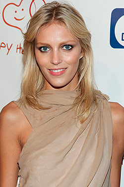 Anja Rubik Engaged