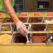 16 Handles Photo