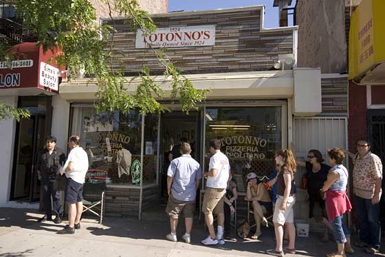 Totonno Pizzeria Napolitano - Brooklyn, NY