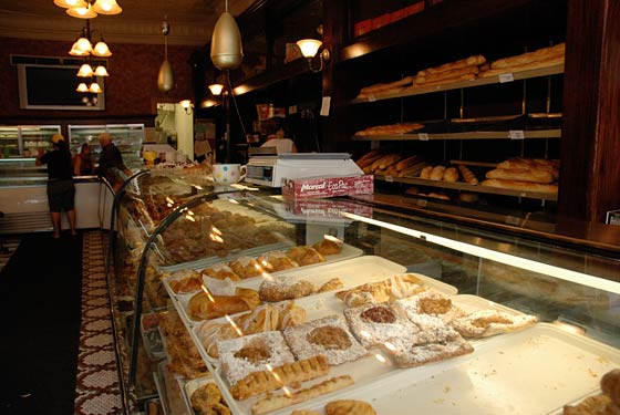 F Monteleone Bakery & Cafe - Brooklyn, NY