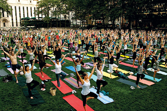 LuLuLemon Free Yoga in Bryant Park, NY