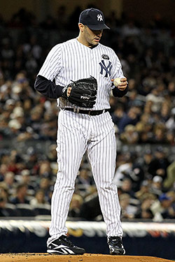 Andy Pettitte returns in pinstripes