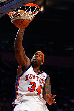 New York Knicks tell center Eddy Curry to shape up and lose some